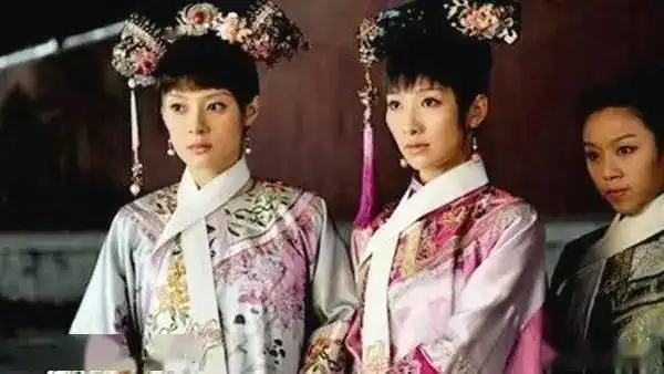 甄嬛传中,当太监宣布鹂妃娘娘殁了时,甄嬛为何会难过落泪
