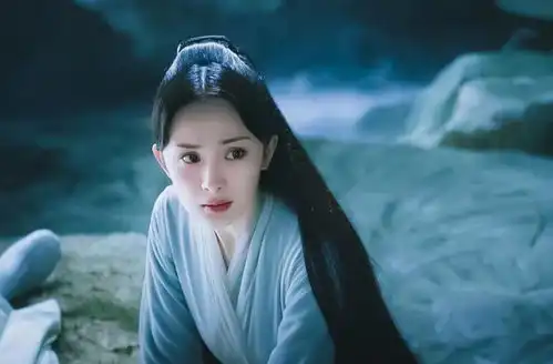 三生三世素锦嫁给夜华前,早就破了身子,难怪输给白浅
