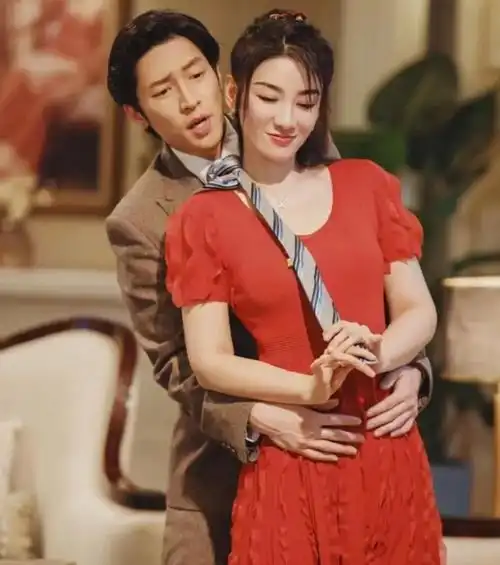 黄奕7岁女儿复刻梵高星空,艺术细胞令网友叹服,孩子画画都有哪些好处