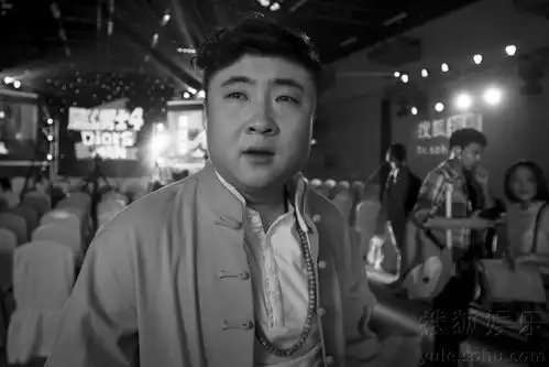 大鹏煎饼侠曝新版预告众笑星上演迷之感动