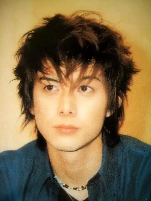 最后的美少年柏原崇47岁清瘦不油腻,和女友交往13年不结婚
