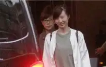 林忆莲夜会李宗盛及女儿一家三口罕见同框,女儿惊艳众人
