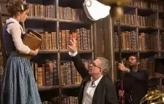 女神艾玛出新片了,在美女与野兽中变身迪士尼公主惊艳了多少人