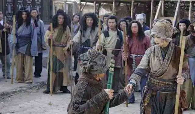 射雕英雄传中的丐帮是怎样的
