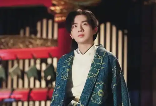 真人版皇后刘黑胖杀青主角同框太有喜感,期待值已拉满