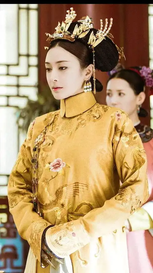 戏里她是乾隆的白月光,现实生活却未得一人心而不相离