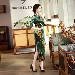 人到中年,才是穿旗袍的黄金时期
