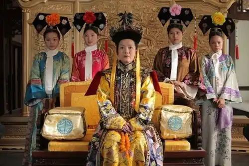 慈禧出逃时,清末女首富周莹资助了她,最终获得怎样的回报