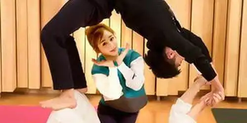 成龙张一山杨紫魔性献唱功夫瑜伽