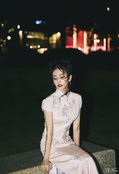 景甜司藤穿旗袍美上热搜10位女星旗袍造型,谭松韵甜美,迪丽热巴身材太惹火