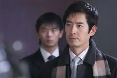 原来他们是两口子,戏里戏外都是夫妻,看不出年龄相差有16岁