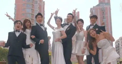 爱5美嘉顺利生产看清宝宝正脸,颜值高得要逆天