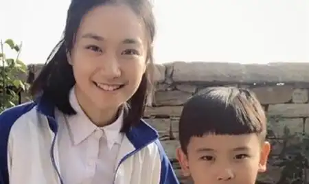 孙俪妹妹艺考成绩上热搜,北电表演专业第21名,年纪小资源多