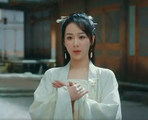 第一次看青簪行预告,杨紫装扮爱了吴亦凡是得罪造型师了吗
