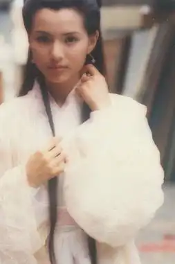 揭各版小龙女对比刘亦菲貌美如画
