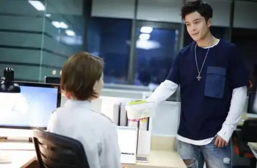 韩东君徐璐领衔主演极速青春开播