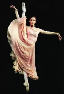 视频访谈从芭蕾女王到素食女神,她美好得让人望尘莫及
