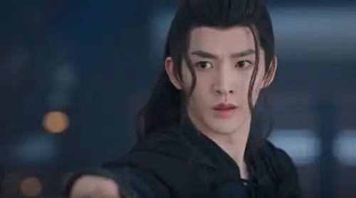 长月烬明叶冰裳两世作恶,三世洗白,终于活成了想要的样子
