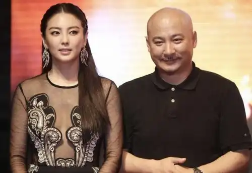 比起新猎物李柄熹,猛女张雨绮的情史才叫激荡汹涌