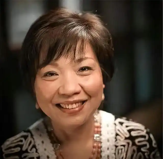 与赌王家族交好的朱李月华她是前香港女首富,曾是澳门风云人物