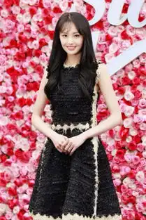 又壕又孝顺郑爽派专机豪车送外婆治病

