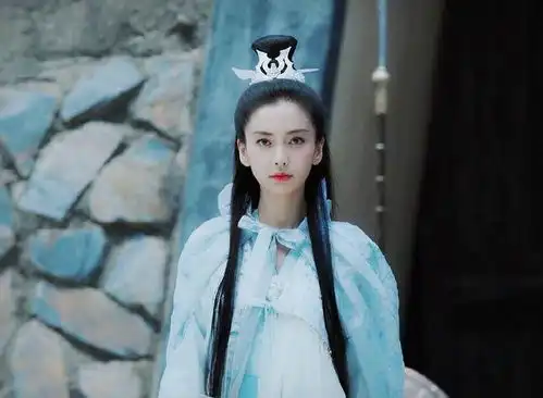 杨颖创业时代再现瞪眼式演技,台词尴尬至极,网友苦了黄轩
