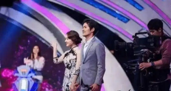 非诚勿扰小伙牵手最美单亲妈妈,6年后现状让人感慨,都是假的