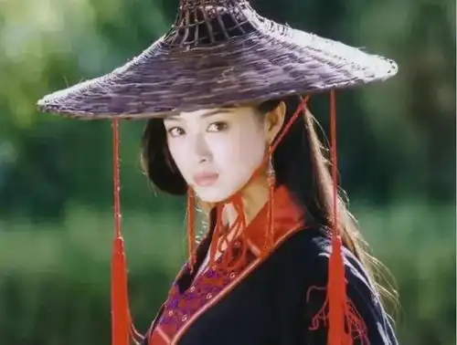 坏女人蒋欣被指情商低,40岁仍单身,称很多人不敢跟她交往
