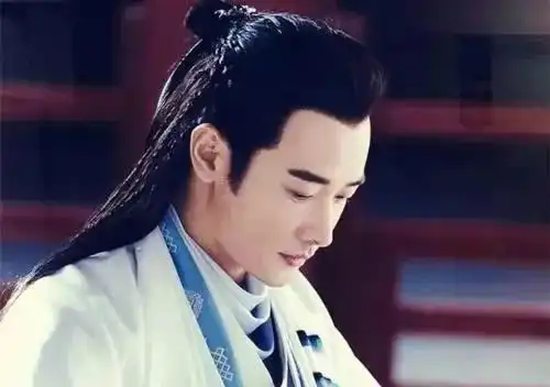 美柚资讯他跟黄渤是校友,每部大热剧都是男一号,迷之嗓音让人耳朵怀孕