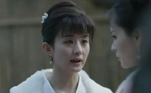 当娱乐圈女星碰上双下巴,林心如老了好几岁,baby像200斤
