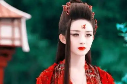赵丽颖旧照被扒出,竟出演过红楼梦,剧照一出,粉丝吓懵了