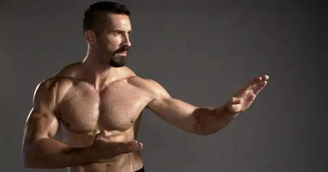 斯科特.阿金斯如何像一名武术家那样健身和饮食