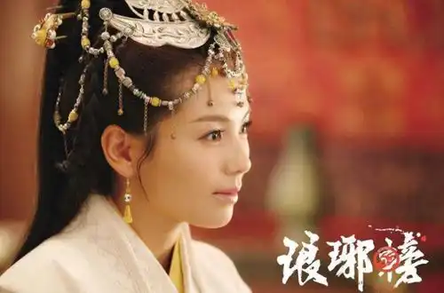 王紫嫣12岁颜值逆袭,长成女团脸,难怪刘涛敢把易烊千玺叫女婿

