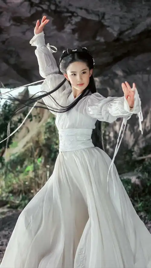 回顾刘亦菲的妈妈刘晓莉两婚两离,至今单身,长得比女儿还美
