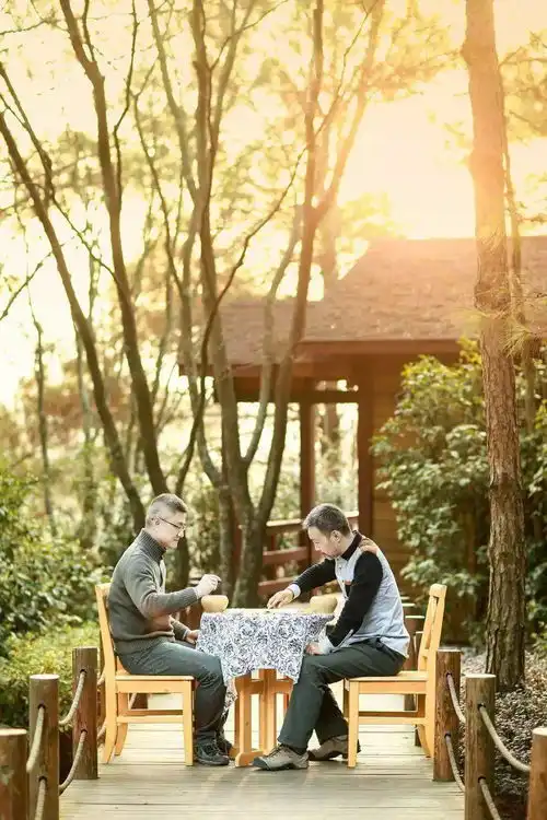 藏在深山秘谷里的亲子度假胜地,天然森林氧吧限时抢购五天499元间晚,2大1小森林秘境套餐

