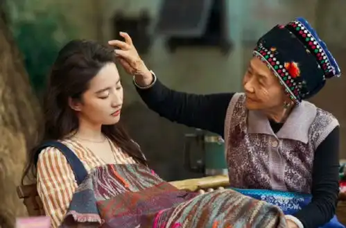 刘亦菲内耗网友评论堪称单口相声,当年吴彦姝看她的眼神引热议