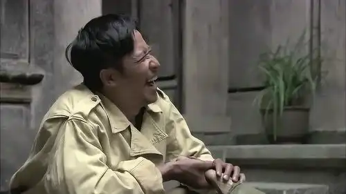 我的团长我的团老头大骂张国强,结果他还嬉皮笑脸的,没谁了
