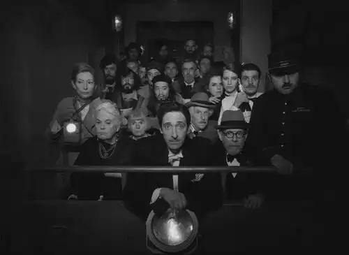 平面设计师眼中的韦斯安德森,其实是电影界中最难搞的甲方