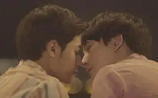 黑暗荣耀剧照学长