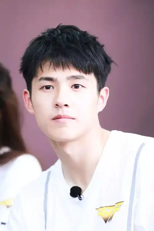 粉丝大赞刘昊然香水味到底是什么香水原来也是个精致男孩