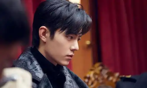 200130明星大侦探公开肖战全新高清剧照完美变身颜值与智慧并存