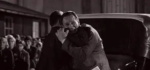 颜色隐喻与图像符号辛德勒的名单