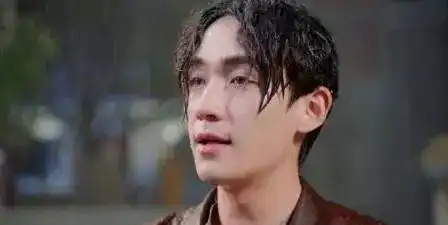 许你浮生若梦天婴化的妆时有时无,而许星程仅用手帕就能卸妆
