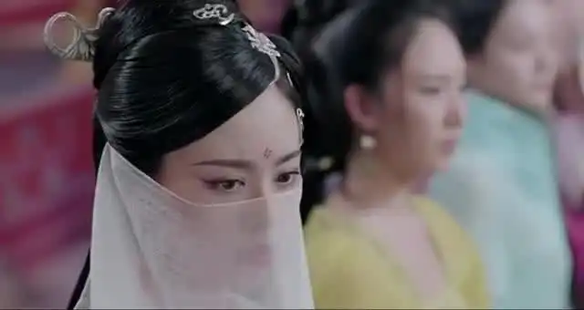 烈火如歌如歌使计绊倒凤凰不料做错事
