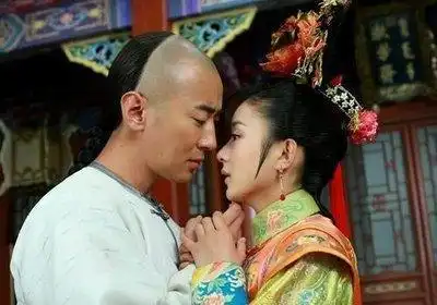 女星荧屏初吻赵丽颖给了高梓淇,郑爽给了张翰,而热巴却给了他
