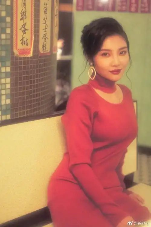 大嫂徐冬冬主演的第一部电影大嫂剧照曝光了,快来先睹为快
