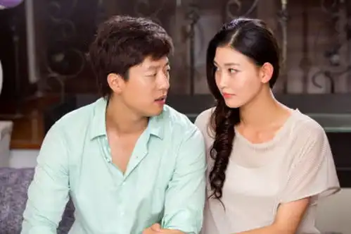 她因回家的诱惑走红,现36岁选择闪婚,老公竟有十亿四合院
