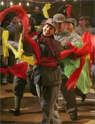 建国大业黄圣依化身战地播音员