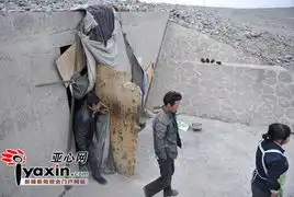 乌市97名民工因工程泡汤蜗居桥洞3个月