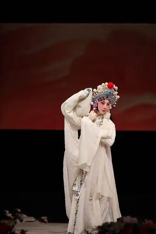 端午有戏京剧白蛇传曲艺名家
